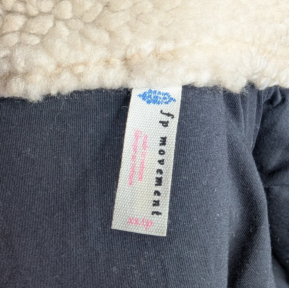 FP Movement By Free People Hit The Slopes Printed Fleece Jacket Size XS - Picture 7 of 8